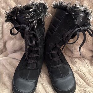 The North Face Black Winter Boots with Fur Lining
